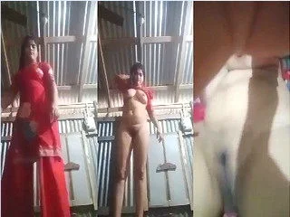 Sexy Desi Girl Shows Nude Body